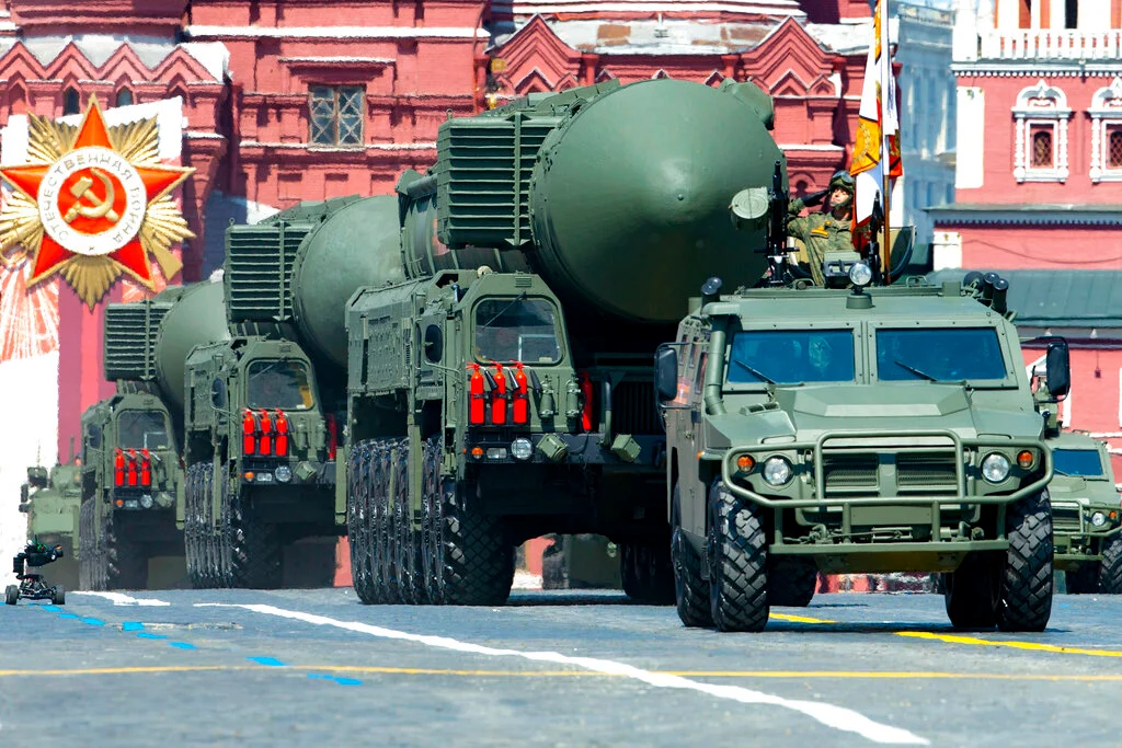 সামরিক শক্তি প্রদর্শন ও অস্ত্র প্রতিযোগিতা - Military Show of Force and Arms Race